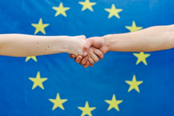 ЄС схвалив тимчасову лібералізацію торгівлі з Україною